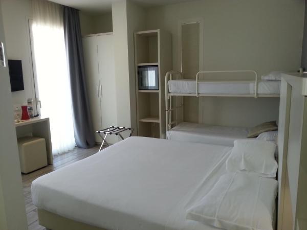 L'Hotel : photo 2 de la chambre chambre quadruple standard