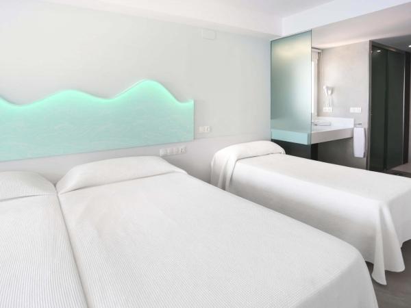 KAKTUS Hotel Benikaktus : photo 6 de la chambre chambre triple - vue sur mer