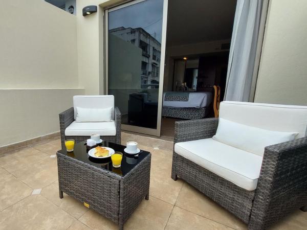 Blank Hotel Recoleta : photo 4 de la chambre suite lit king-size avec baignoire spa