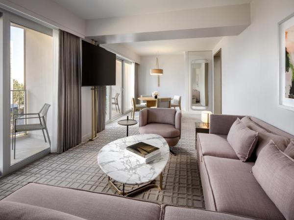Fairmont Century Plaza Los Angeles : photo 3 de la chambre suite d'angle 1 chambre lit king-size signature avec 3 balcons et canapé-lit