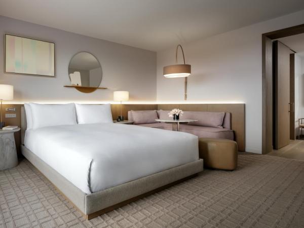 Fairmont Century Plaza Los Angeles : photo 2 de la chambre chambre lit king-size fairmont gold avec accès au salon - adaptée aux personnes malentendantes