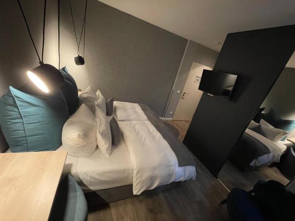 Hotel Falkenturm : photo 10 de la chambre chambre double