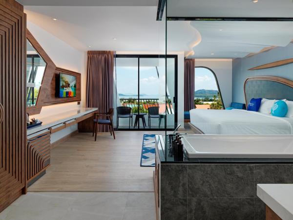 The Oceanic Sportel Phuket - SHA Extra Plus : photo 1 de la chambre chambre lit king-size - vue sur mer