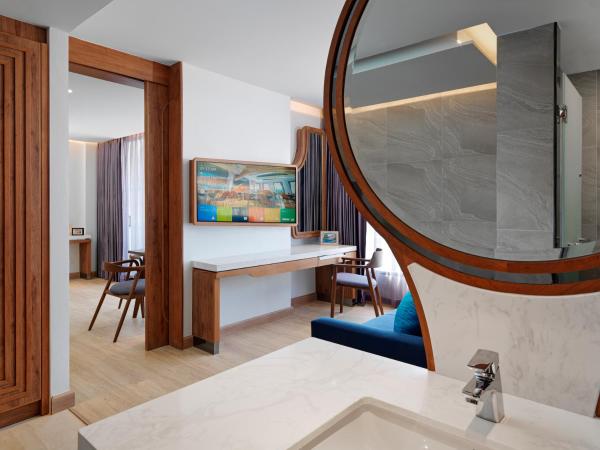 The Oceanic Sportel Phuket - SHA Extra Plus : photo 5 de la chambre suite junior