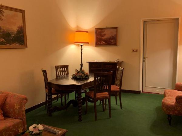 Hotel Roma : photo 10 de la chambre suite