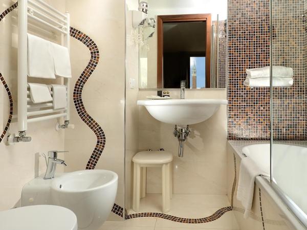 Hotel Paganelli : photo 10 de la chambre chambre triple