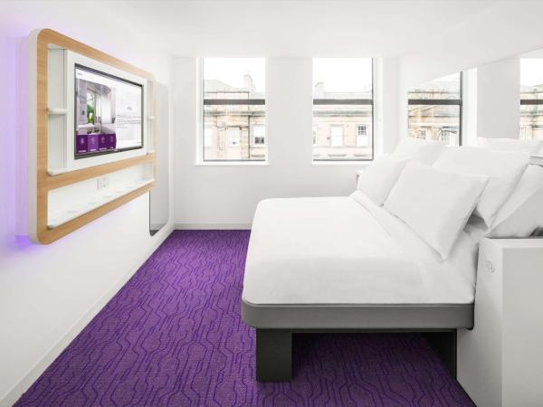 YOTEL Edinburgh : photo 3 de la chambre hébergement lit queen-size premium