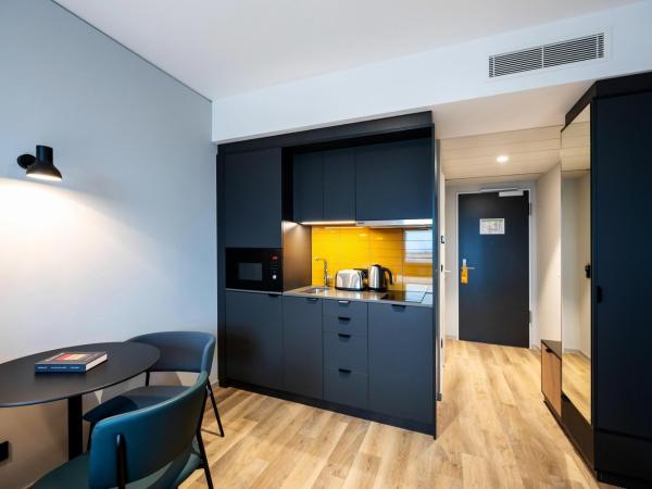 Staycity Aparthotels Frankfurt Airport : photo 10 de la chambre studio lits jumeaux 