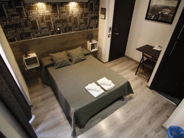 Hostal MH Fuencarral : photo 5 de la chambre petite chambre double