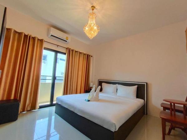 Bann Tawan Hostel & Spa : photo 1 de la chambre chambre lit king-size deluxe