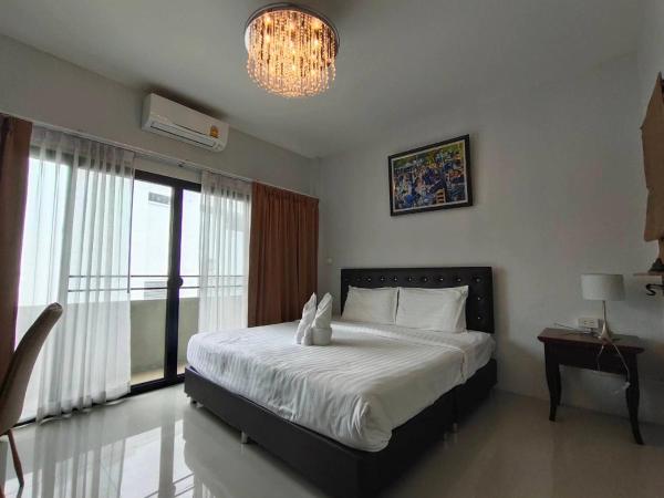 Bann Tawan Hostel & Spa : photo 4 de la chambre chambre lit king-size deluxe