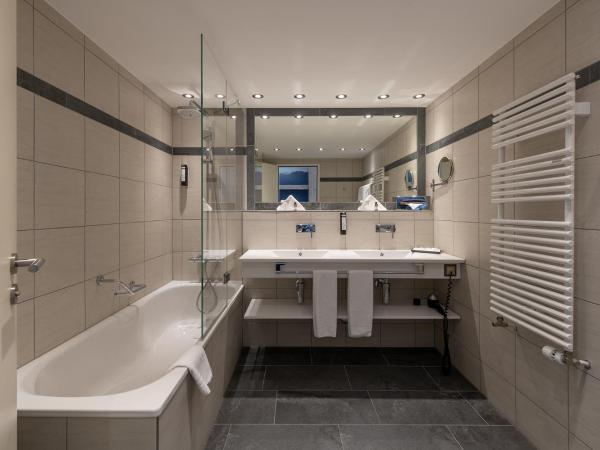 Sunstar Hotel Arosa : photo 7 de la chambre chambre familiale avec balcon