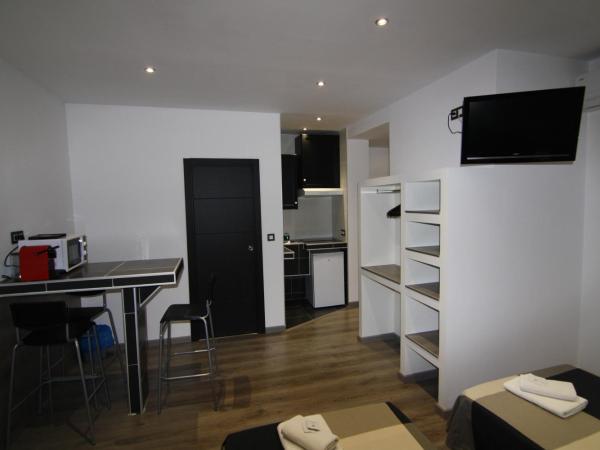 Hostal MH Fuencarral : photo 1 de la chambre chambre double avec lit d'appoint (3 adultes)