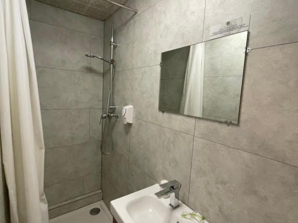 Hotel Les Chênes : photo 3 de la chambre chambre double standard