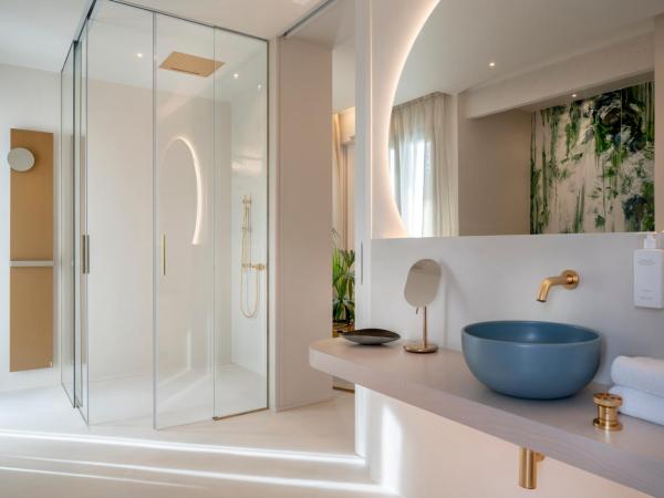 Demo Hotel Design Emotion : photo 4 de la chambre suite lit queen-size