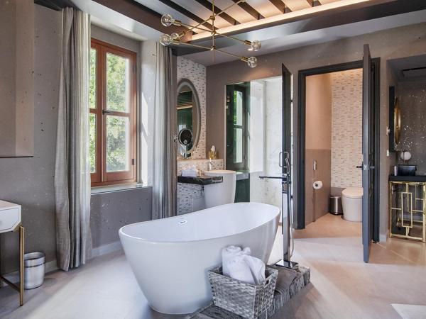 L Hotel Perla Boutique : photo 3 de la chambre chambre lit king-size avec balcon