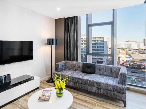 Meriton Suites Mascot Central : photo 3 de la chambre suite 1 chambre lit king-size