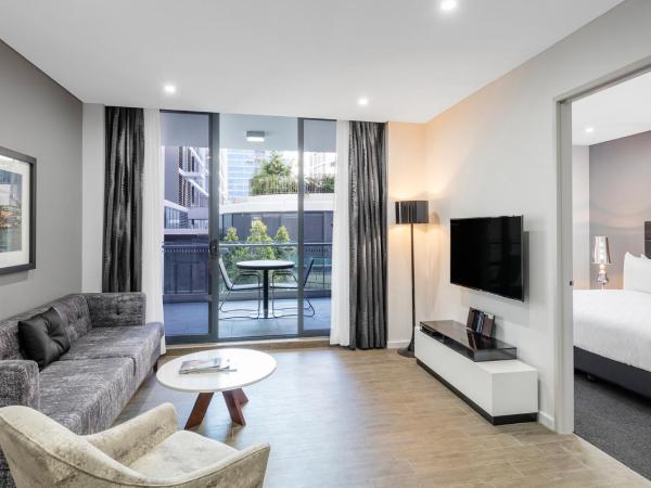 Meriton Suites Mascot Central : photo 1 de la chambre suite 1 chambre pour personnes à mobilité réduite