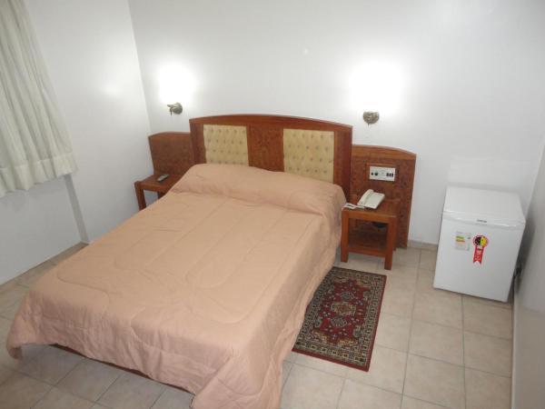 Hotel Joamar : photo 3 de la chambre double room with double bed and fan