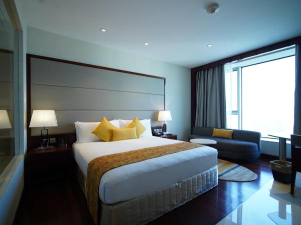 Crowne Plaza Kochi, an IHG Hotel : photo 2 de la chambre chambre lit king-size standard non-fumeurs - vue sur ville