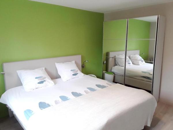 Le Jardin du Thé Bord de la Meuse : photo 3 de la chambre chambre double