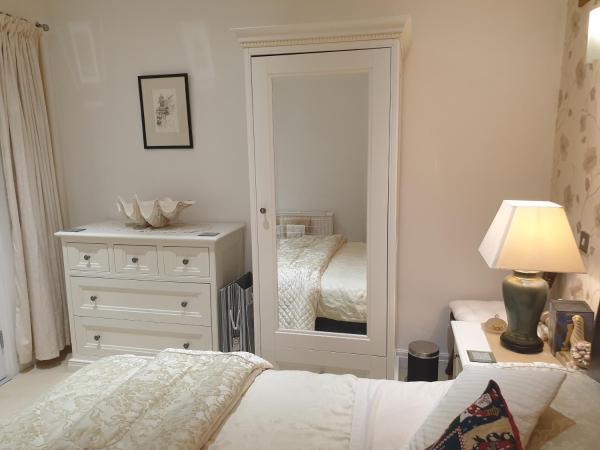 Best Area Close to Leeds Centre : photo 4 de la chambre suite avec cour privative