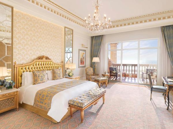 Raffles The Palm : photo 4 de la chambre suite premier 1 chambre avec balcon et accès au salon