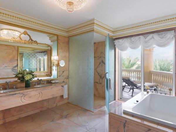 Raffles The Palm : photo 8 de la chambre villa royale raffles avec piscine privée sur toit