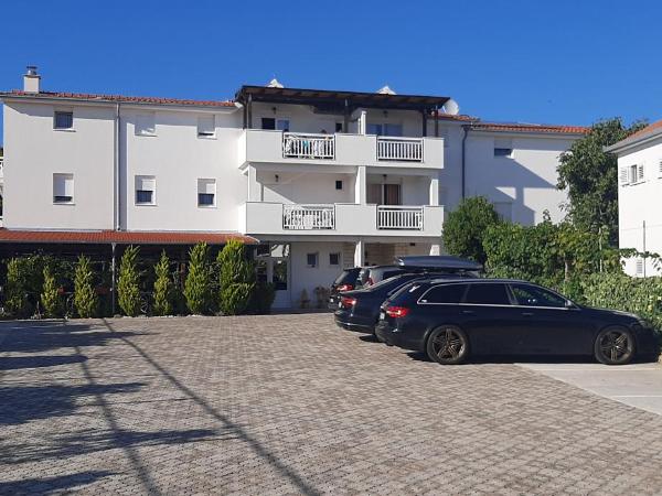 Room in Studio - Studio Apartment 3, first floor : photo 6 de la chambre chambre double