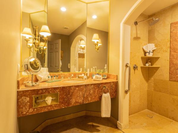 Quinta Real Monterrey : photo 2 de la chambre suite principale avec 2 lits