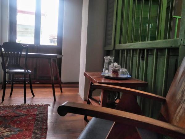 Ren I Tang Heritage Inn : photo 10 de la chambre chambre puits aérien