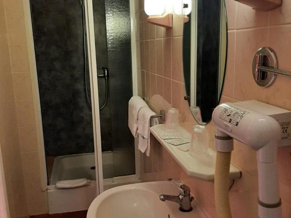 Hotel du Cygne : photo 3 de la chambre chambre double