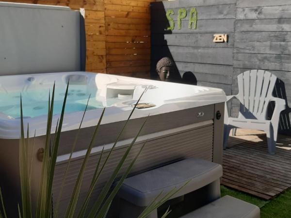 Cale 32 - Chambres d'hôtes : photo 6 de la chambre chambre familiale avec salle de bains privative