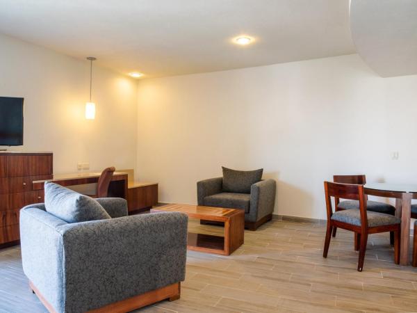 Real Inn Guadalajara Expo : photo 2 de la chambre suite junior