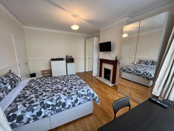 Gladstone Lodge Guest House : photo 2 de la chambre grande chambre double 