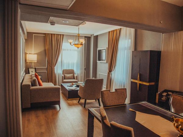 ATLAS OTELİ : photo 5 de la chambre suite lit king-size