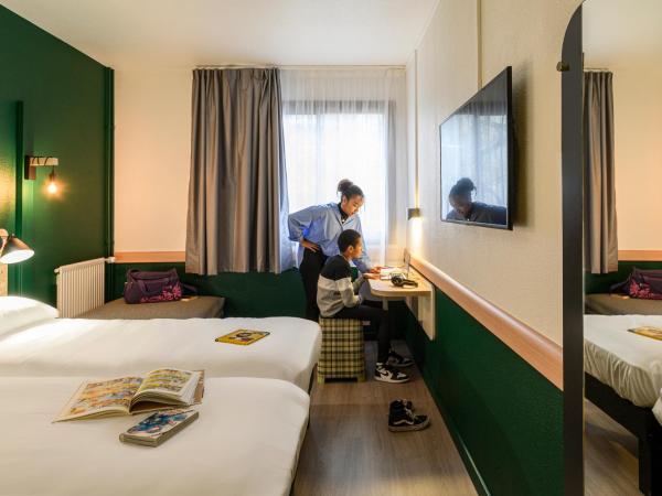 Greet Hotel Evreux Centre - Route de Normandie by Accor : photo 6 de la chambre chambre pure avec 1 lit double et 1 canapé-lit convertible pour 1 personne