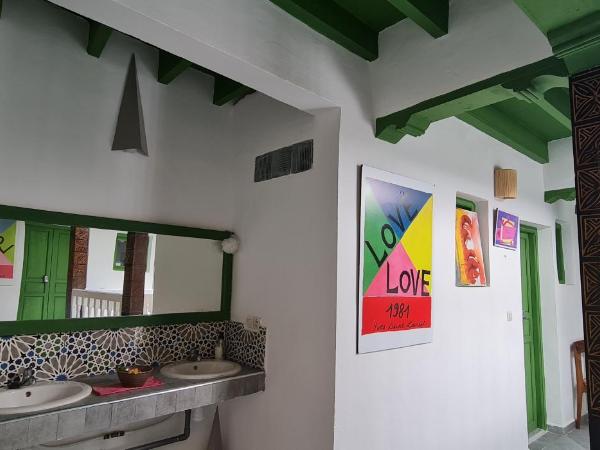 Atlantic Hostel : photo 3 de la chambre chambre triple Économique