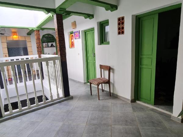 Atlantic Hostel : photo 4 de la chambre chambre triple Économique