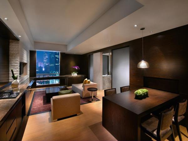 Grand Hyatt Guangzhou-Free Shuttle Bus to Canton Fair Complex during Canton Fair Period : photo 1 de la chambre grande suite king de luxe