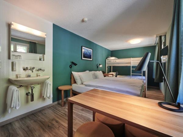 5th Floor Basic Rooms - shared bathrooms : photo 2 de la chambre (5e Étage) chambre quadruple avec salle de bains commune