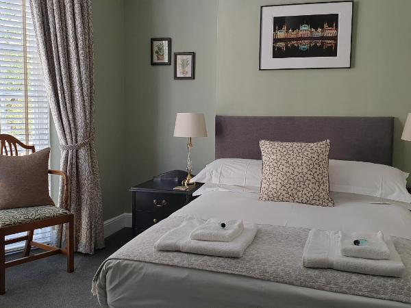 Starlings Guest House : photo 1 de la chambre grande chambre double avec salle de bains privative - 1er Étage 