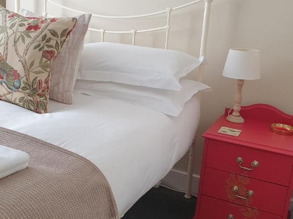 Starlings Guest House : photo 10 de la chambre grande chambre double avec salle de bains privative - 2ème Étage