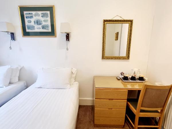 The Guards Hotel : photo 3 de la chambre chambre triple