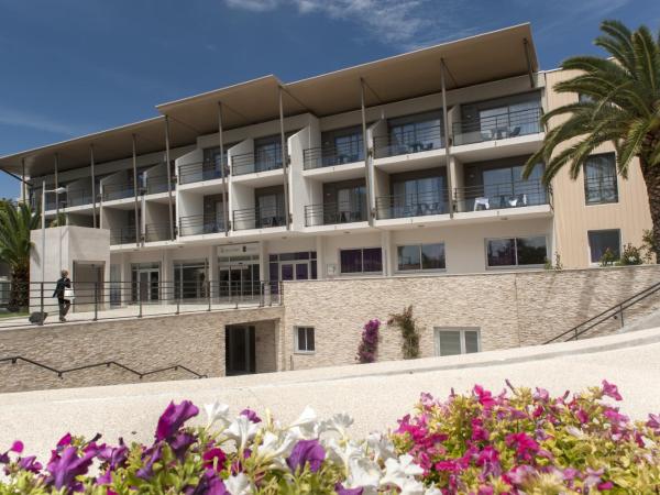 Thalazur Antibes - Hôtel & Spa : photo 3 de la chambre chambre double - vue latérale sur mer