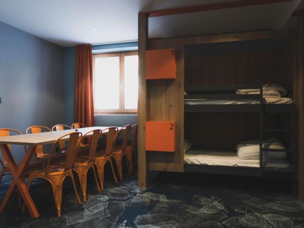 Hotel Base Camp Lodge - Les 2 Alpes : photo 8 de la chambre lit simple dans dortoir de 10 lits