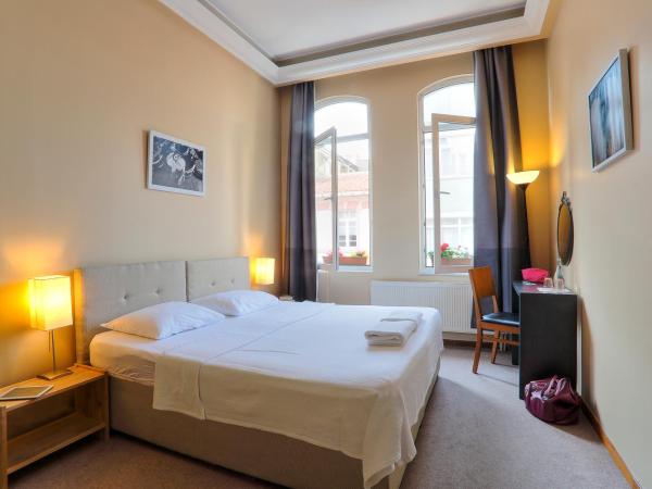 Hush Hostel Lounge : photo 5 de la chambre chambre double standard avec salle de bains commune