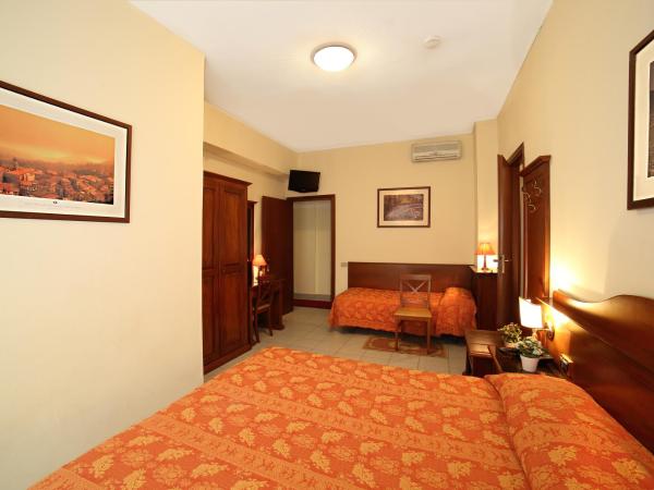 Hotel Pavone : photo 3 de la chambre chambre quadruple