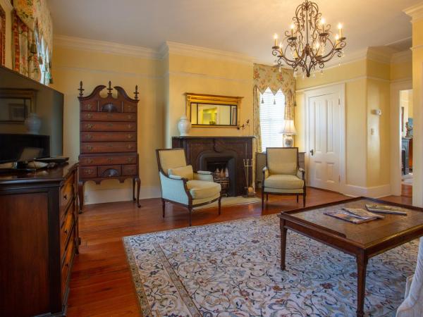 The Gastonian, Historic Inns of Savannah Collection : photo 4 de la chambre the oglethorpe penthouse suite