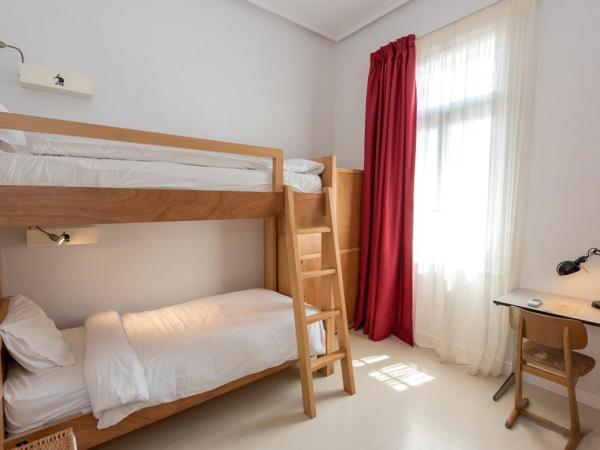 City Circus Athens : photo 1 de la chambre lit simple dans dortoir pour femmes de 4 lits